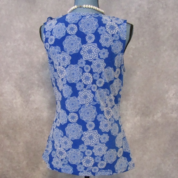 ELLE Blue Floral Ruffled Top Size M - Picture 4 of 6